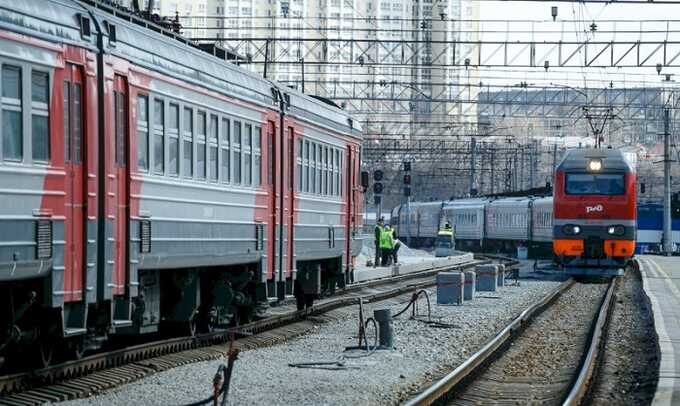 Пассажиры поезда, который сошел с путей в Коми, 12 часов просидели в неотапливаемых вагонах