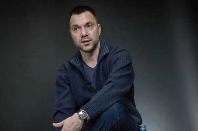 YouTube заблокировал в Украине каналы Арестовича, Бондаренко, Васильца и других фигурантов санкций СНБО