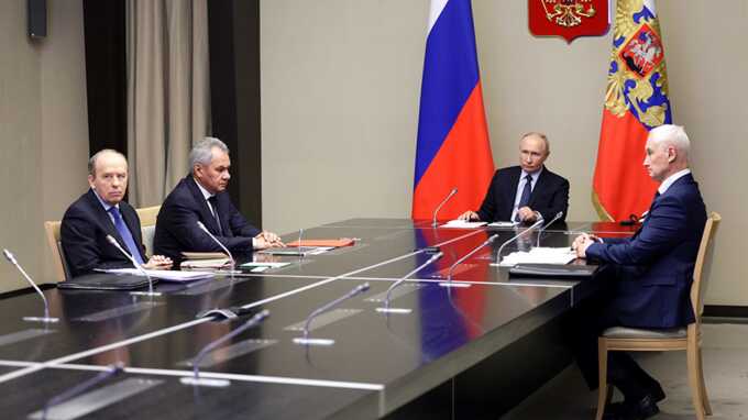 Путин провёл совещание с силовиками и министрами перед переговорами с Украиной