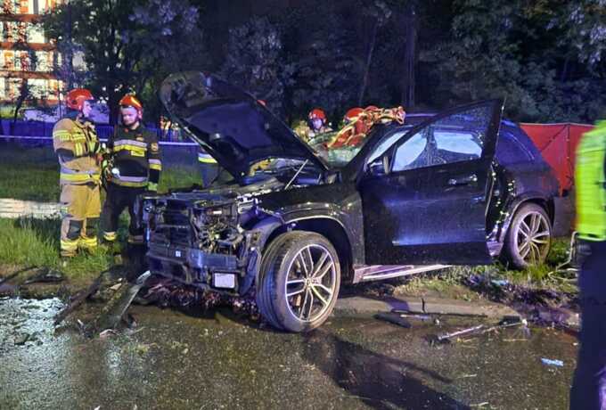 Пара разбилась на новом Mercedes в Варшаве — дома осталась трёхлетняя дочь